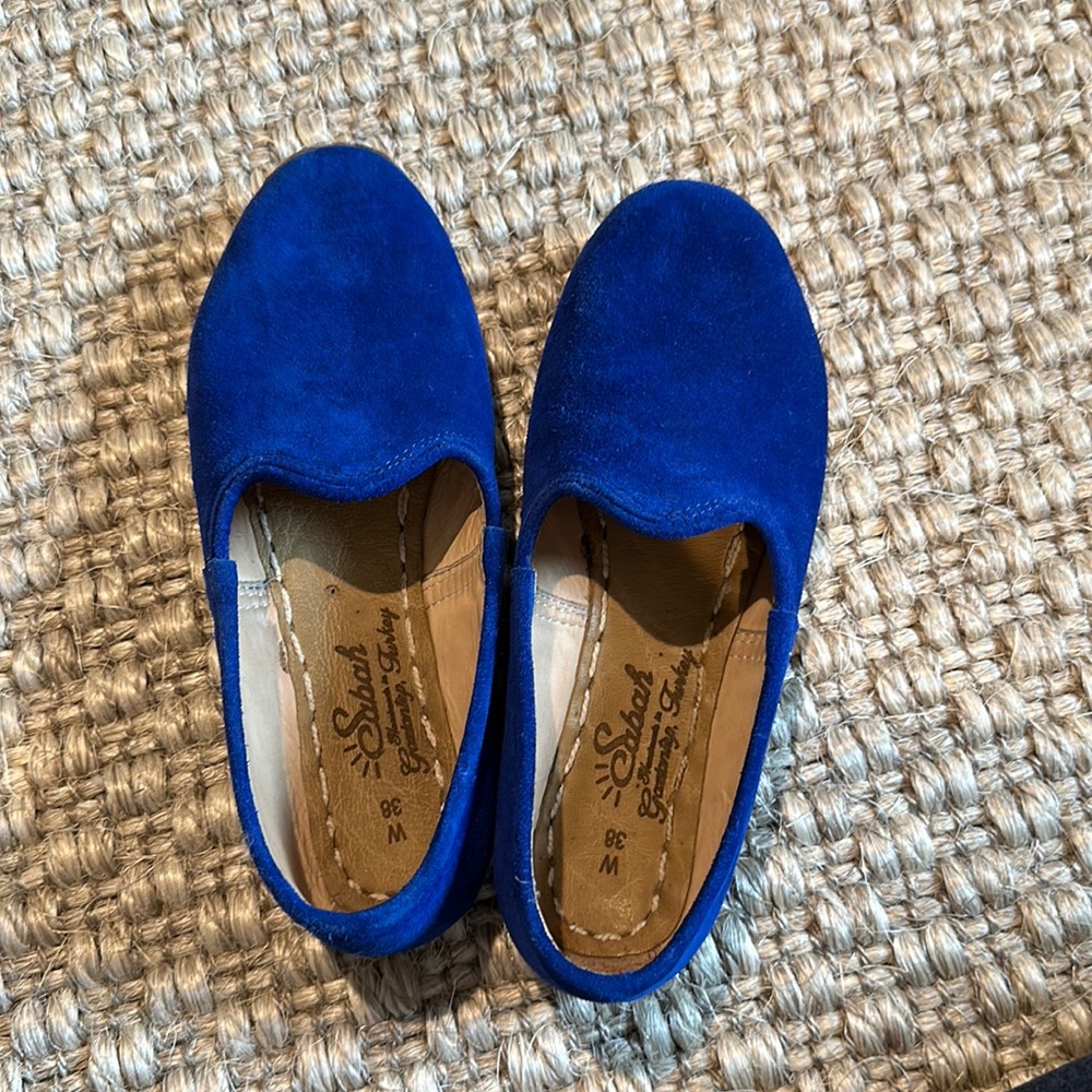 Sabah blue velvet shoes